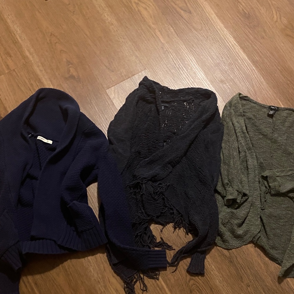 Stylish Women's Sweater Collection - Navy and Olive